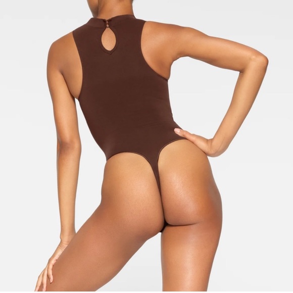 NTW SKIMS HIGH NECK THONG BODYSUIT- cocoa brown - Picture 3 of 3